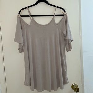 Cream size L off-shoulder blouse